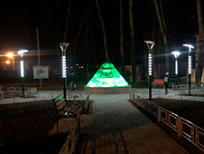 Белогорский фонтан "Жемчужина" защитили восьмигранной светящейся пирамидой