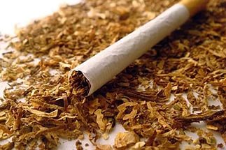 Минздрав предлагает запретить продажу табака родившимся после 2014 года