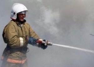 Трех человек спасли из горящего дома в Тынде