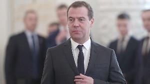 Медведев подписал постановление об индексации пенсий с 1 апреля