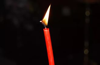 Женщина сгорела из-за церковных свечей в Новосибирске