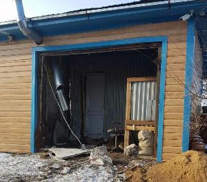 В Белогорске взорвался гараж