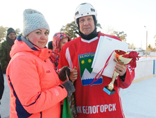 "Ветеран" из Белогорска одержал победу в Первенстве по хоккею с шайбой 