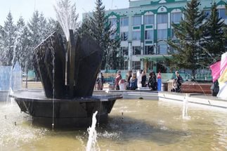 В Белогорске раньше срока запустили фонтан