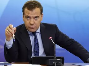 Медведев предложил упростить систему проверок бизнеса
