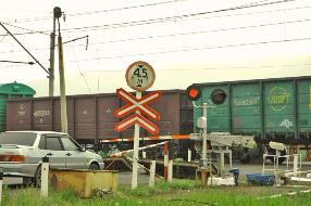 Более ста профилактических рейдов на железнодорожных переездах провели сотрудники Забайкальской железной дороги совместно с инспекторами ГИБДД с начала года