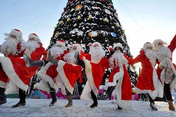Стало известно, как россияне относятся к отмене новогодних каникул