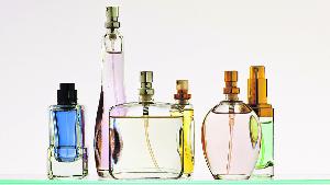 Минздрав предлагает установить минимальную цену на парфюмерию