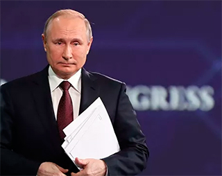 Путин пообещал медикам ввести единый федеральный оклад