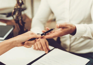 Минюст зафиксировал рекордный рост числа брачных контрактов