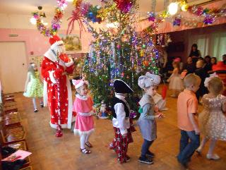 Детские сады и школы Белогорска готовятся к проведению новогодних утренников и дискотек