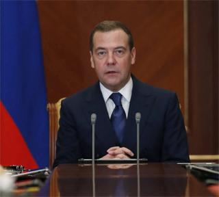 Медведев назвал причину отставки правительства