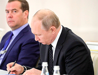 Путин поручил расширить программу диспансеризации и профосмотров
