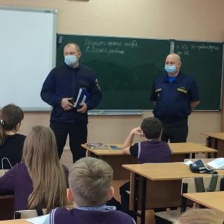 Школьникам Белогорска напомнили правила безопасности на льду