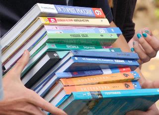 В школьные библиотеки Белогорска поступит более 12 тысяч учебников 