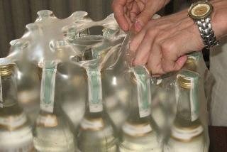 У предпринимателей Белогорска изъяли почти 140 литров контрафактного алкоголя 