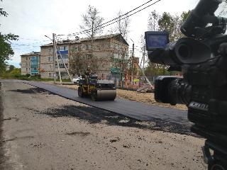 В Белогорске началось асфальтирование дороги по ул. Ломоносова 