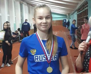 Юная белогорская спортсменка Яна Еремич стала кандидатом в мастера спорта по легкой атлетике
