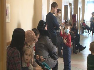 В детской поликлинике Белогорска из 17 педиатров прием ведут всего четверо