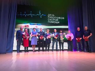 В Белогорске с профессиональным праздником поздравили медработников скорой помощи 