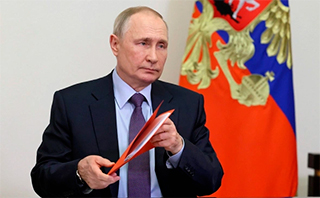 Путин утвердил бюджет с дефицитом в течение трех лет