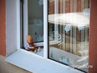 Трехлетний мальчик выпал из окна в Ивановке