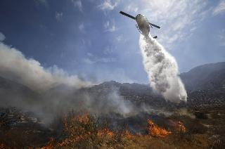 Военные помогают тушить пожары в Приамурье с воздуха