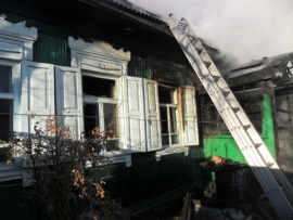 В Белогорске горел частный жилой дом 