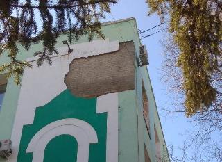 Здание администрации Белогорска повредил сильный ветер