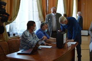 Еще пять горожан удостоены звания Почетный гражданин Белогорска