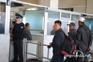 Контрабандист из КНР лишился в Приамурье пары ботинок и золота на 4,8 миллиона рублей