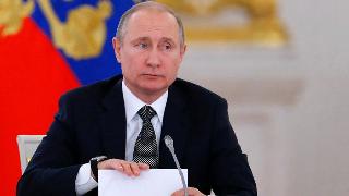 Путин подписал закон о невозвратных билетах на поезда в РФ
