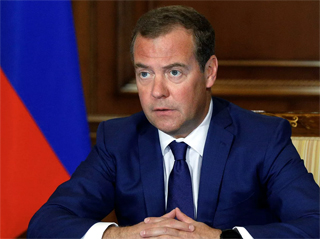 Медведев не исключил введения компенсации за ненормированный рабочий день