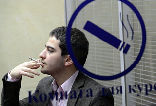 В Госдуме предложили вернуть комнаты для курения в аэропорты и на вокзалы