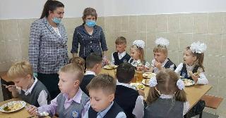 В Белогорске проводится мониторинг горячего питания для детей 