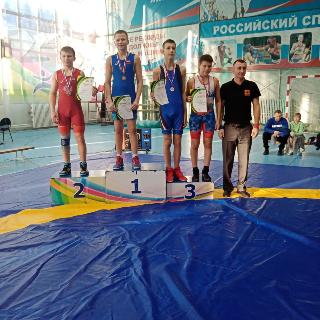В сборную Амурской области по вольной борьбе вошли юные спортсмены Белогорска