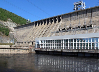 Зейская ГЭС поможет поднять уровень реки для пропуска барж Амурского ГПЗ