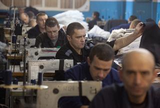 Заключенные в России смогут заменить колонию на принудительные работы