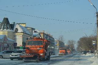 В Белогорске убирают снег круглосуточно