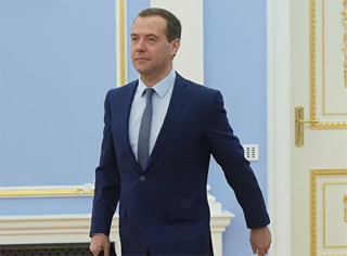 Медведев подписал поручение о прекращении действия советских актов