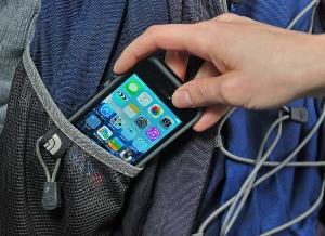 В выходные в Белогорске у подростка украли телефон