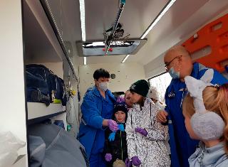 Медики белогорской "скорой" провели мастер-класс для учеников начальных классов