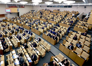 Госдума рассмотрит в основном чтении законопроект о повышении МРОТ на 850 рублей