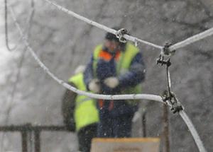 В Приамурье сильный ветер и снег вызвали 150 аварий на ЛЭП