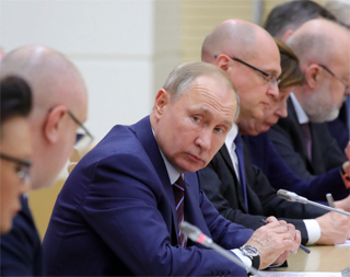 Путин объяснил механизм выплат семьям на детей от трех до семи лет