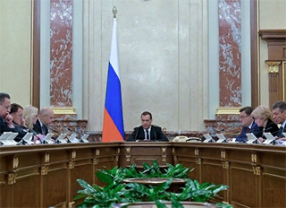 Медведев предупредил о непростой шестилетке для российской экономики