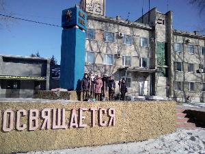 Юнармейцы из школы №5 Белогорска привели в порядок памятник «Воинам - автомобилистам»