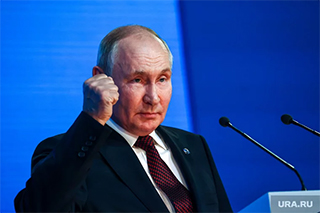 Путин поручил списать задолженность регионов до 1 октября