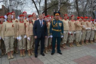 Белогорским юнармейцам вручили медали «За участие в военном параде в День Победы»