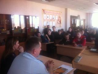 Полицейские Белогорска встретились со студентами в рамках акции «Госуслуги – это просто!»